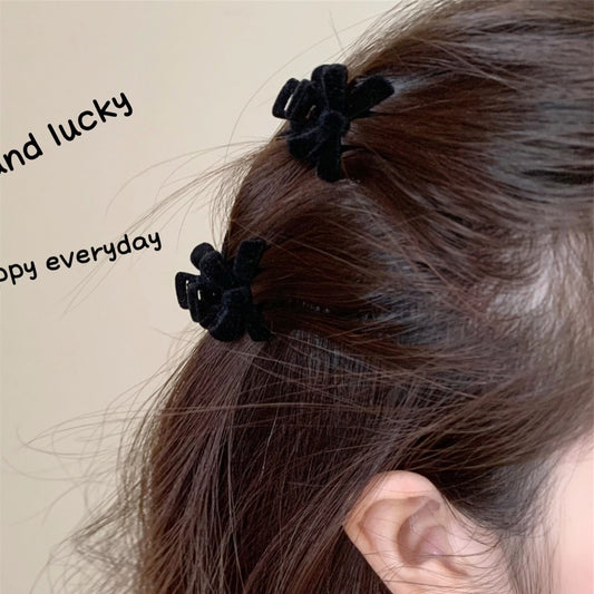 Velvet Mini Claw Clip (Black)