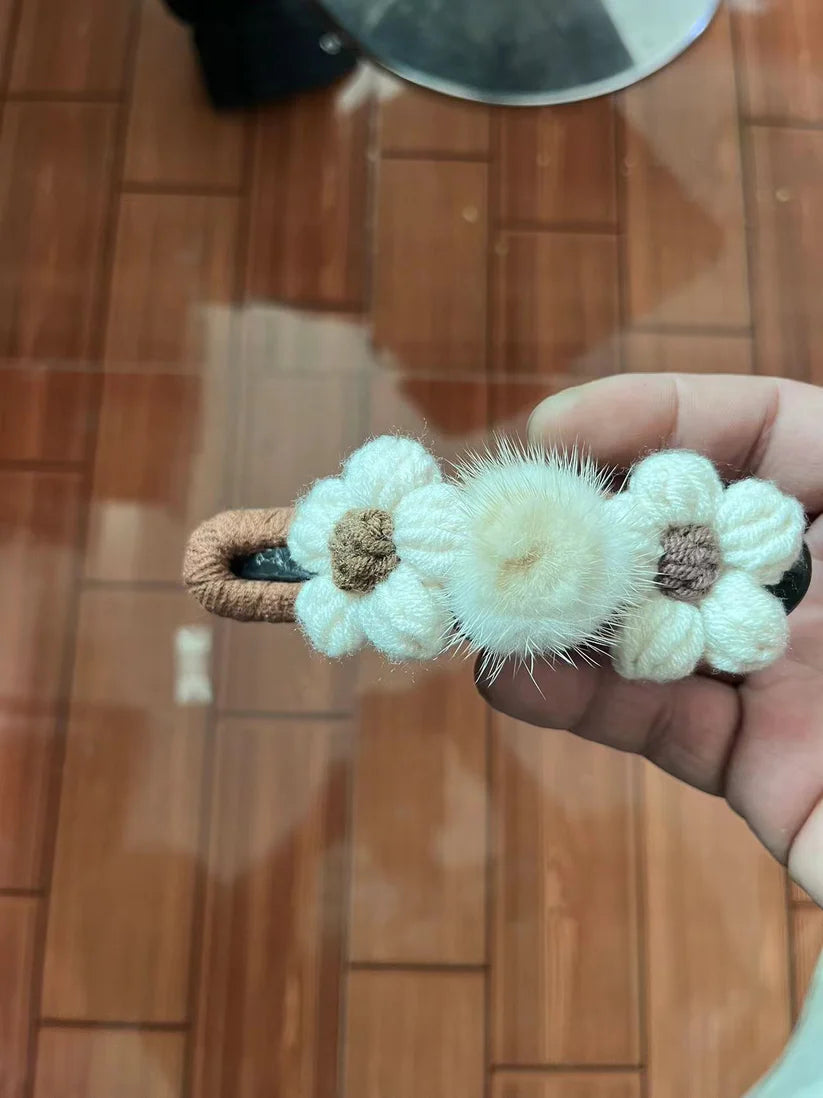 Plush Flower Duckbill Hair Grabber (1 PC)