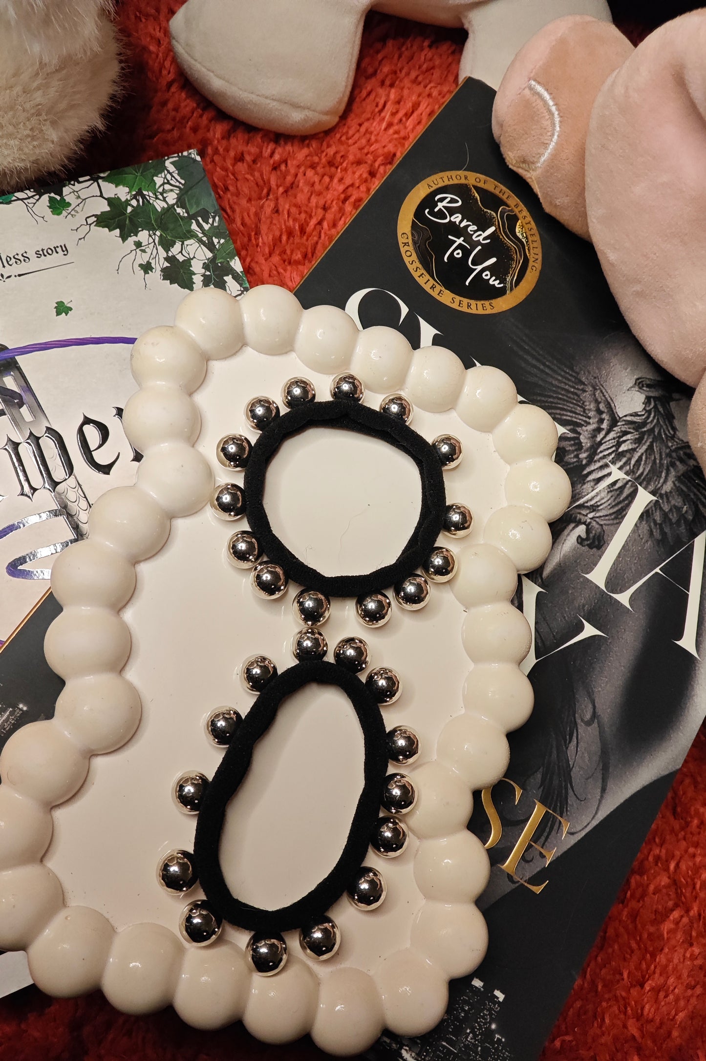 Shiny pearl hair ties (Set of 2)